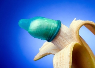 Презерватив на банані